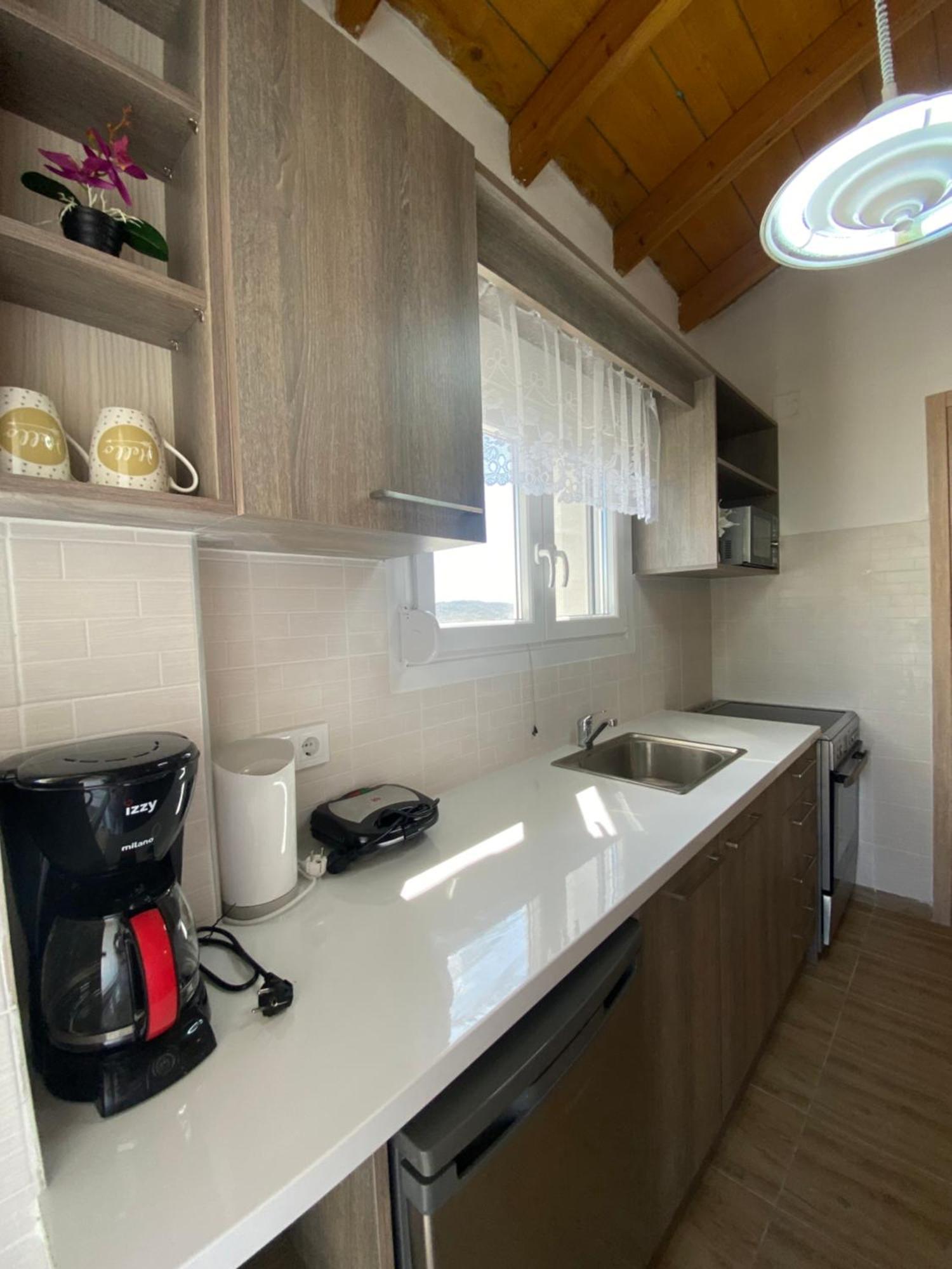 Theo Apartment Marathias  Ngoại thất bức ảnh